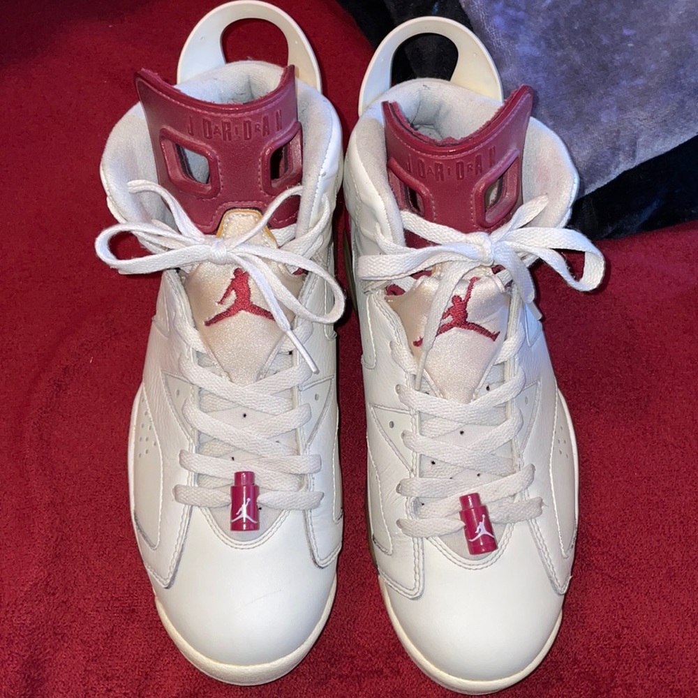 Jordan 6 “Maroon”